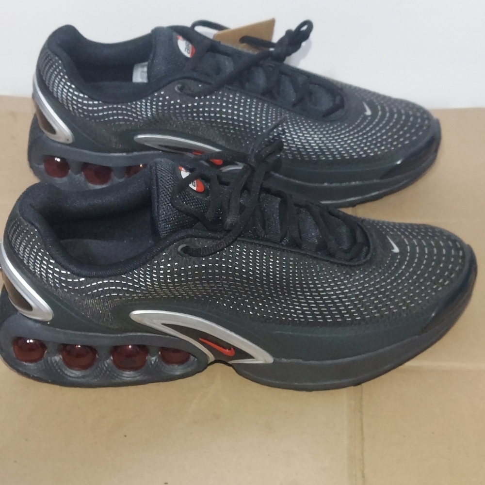 Air Max DN All Night Mens Sz 11.5 Black Sneakers